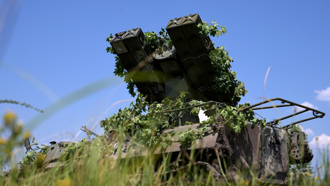 Смирнов: над территорией Курской области уничтожили украинскую ракету
