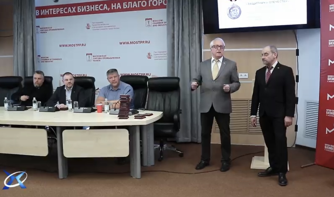 Медали «Защитнику Отечества» получили ветераны и представители культуры на церемонии в Москве